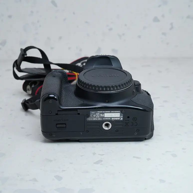 Canon EOS Rebel T4i (Body) - USADO 7