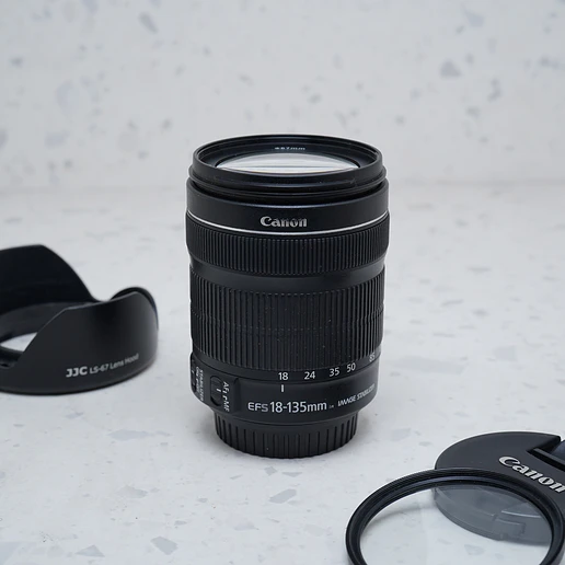 Canon EF-S 18-135mm f/3.5-5.6 IS STM - USADO 2