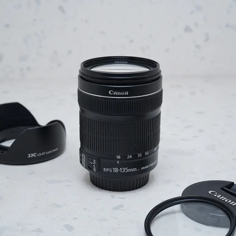Canon EF-S 18-135mm f/3.5-5.6 IS STM - USADO 2