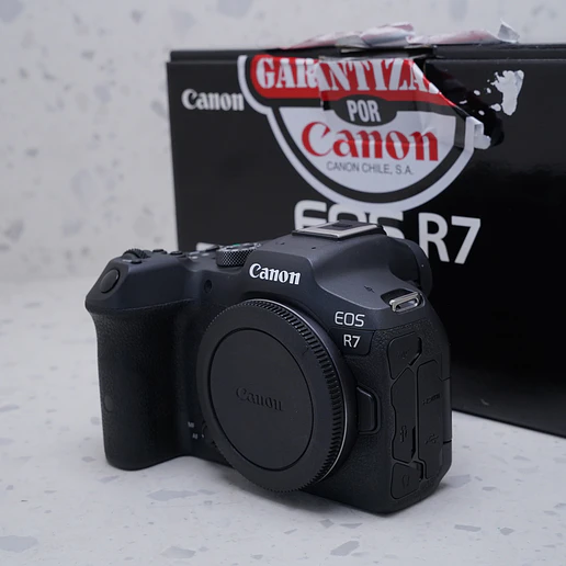 Canon EOS R7 + 24-105mm + Adaptador EF-RF - USADO 2