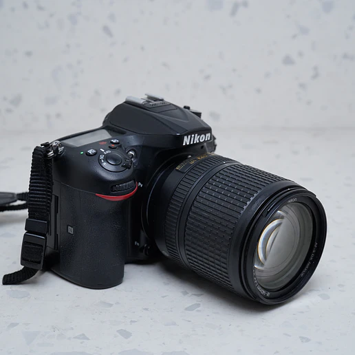 Nikon D7200 + AF-S DX NIKKOR 18-140mm f/3.5-5.6G ED VR - USADO 4