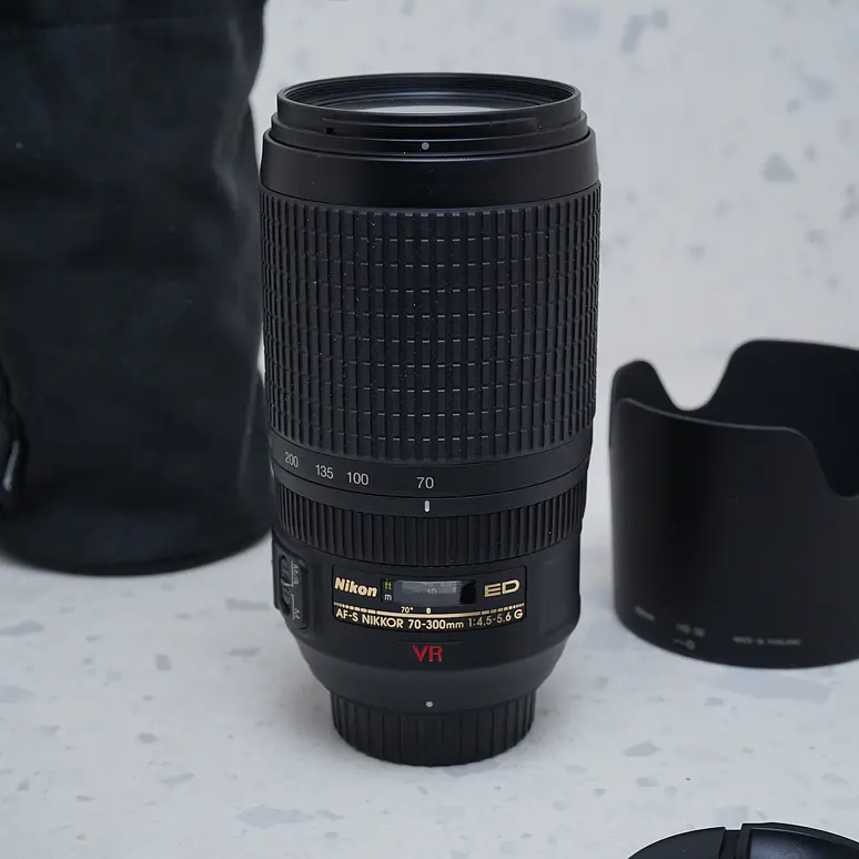Nikon AFS NIKKOR 70-300mm f4.5 5.6 G ED VR - USADO 2