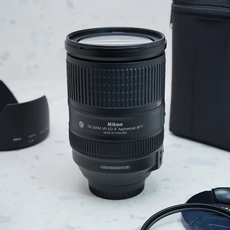 Nikon AF-S DX NIKKOR 18-300mm f/3.5-5.6G ED VR - USADO 3