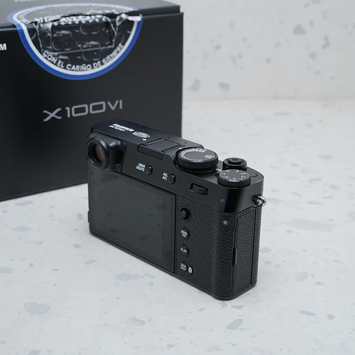 FUJIFILM X100VI (Negra) - USADO 4