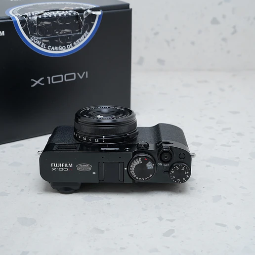 FUJIFILM X100VI (Negra) - USADO 6