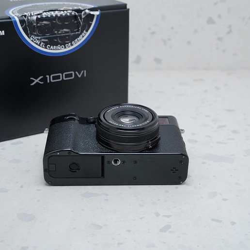 FUJIFILM X100VI (Negra) - USADO 7