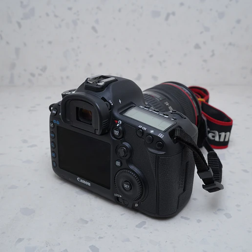 Canon 5D Mark III + 24-105mm f/4 - USADO 4