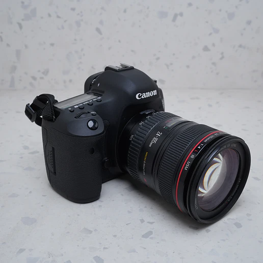 Canon 5D Mark III + 24-105mm f/4 - USADO 5
