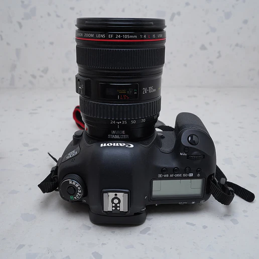 Canon 5D Mark III + 24-105mm f/4 - USADO 6