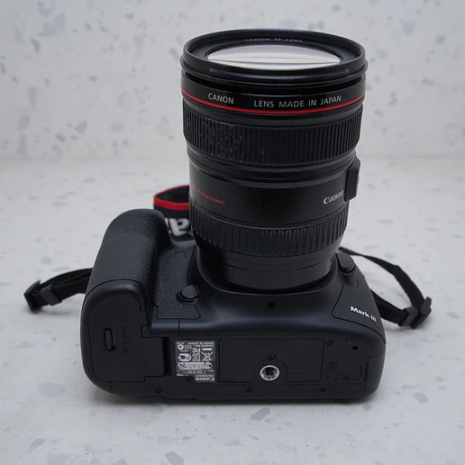 Canon 5D Mark III + 24-105mm f/4 - USADO 7