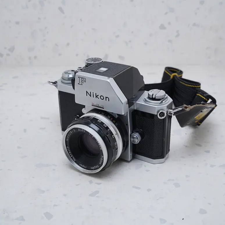 Nikon F Original + NIKKOR-H Auto 50mm f/2 - USADO 1
