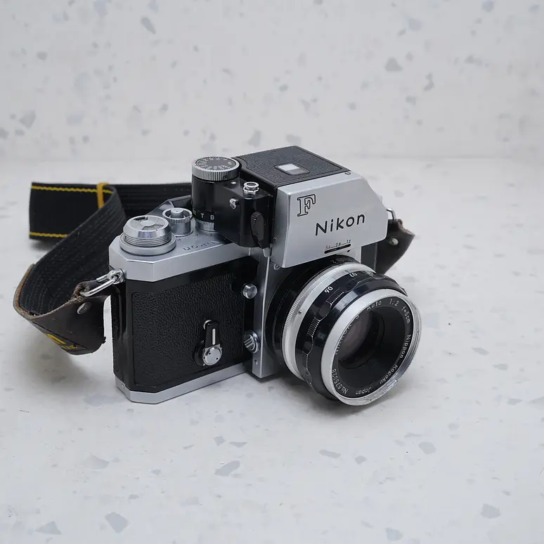 Nikon F Original + NIKKOR-H Auto 50mm f/2 - USADO 3