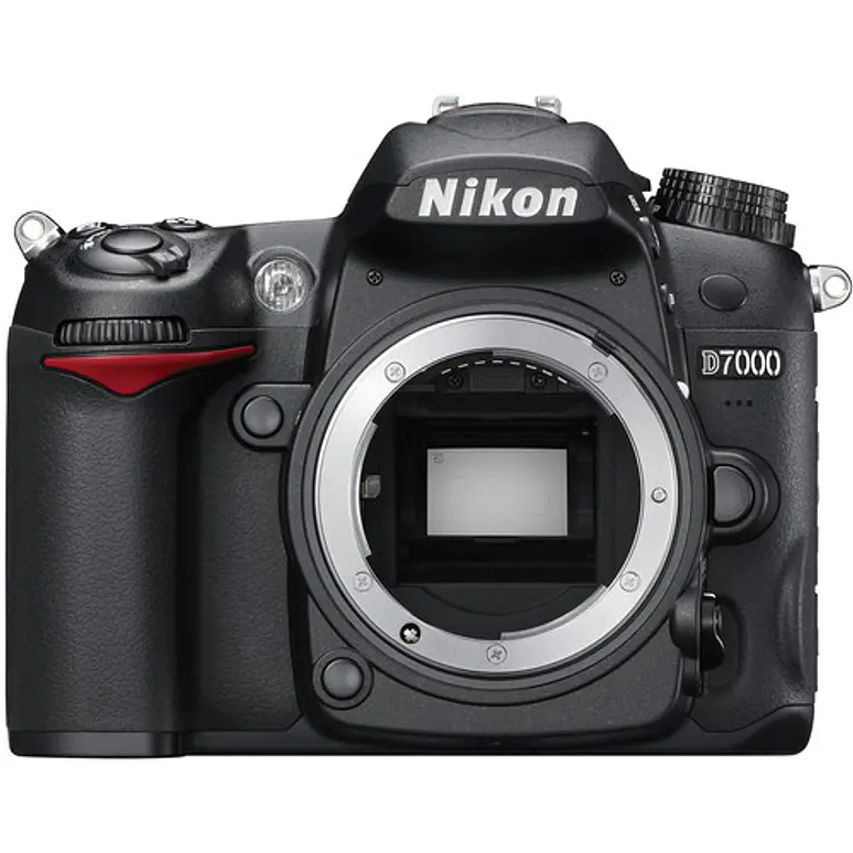 Nikon D7000 + 18-140mm - USADO 1