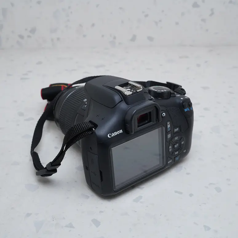 Canon T6 + 18-55mm & 75-300mm - USADO 3
