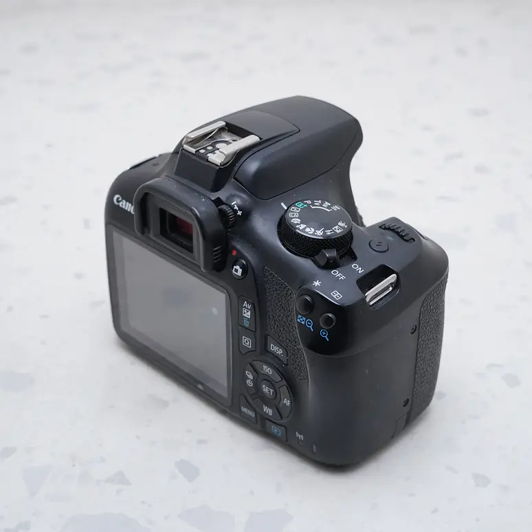 Canon Rebel T6 (Body) - USADO 4