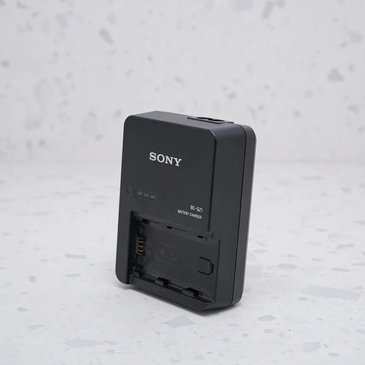 Cargador Sony BC-QZ1 - USADO 2