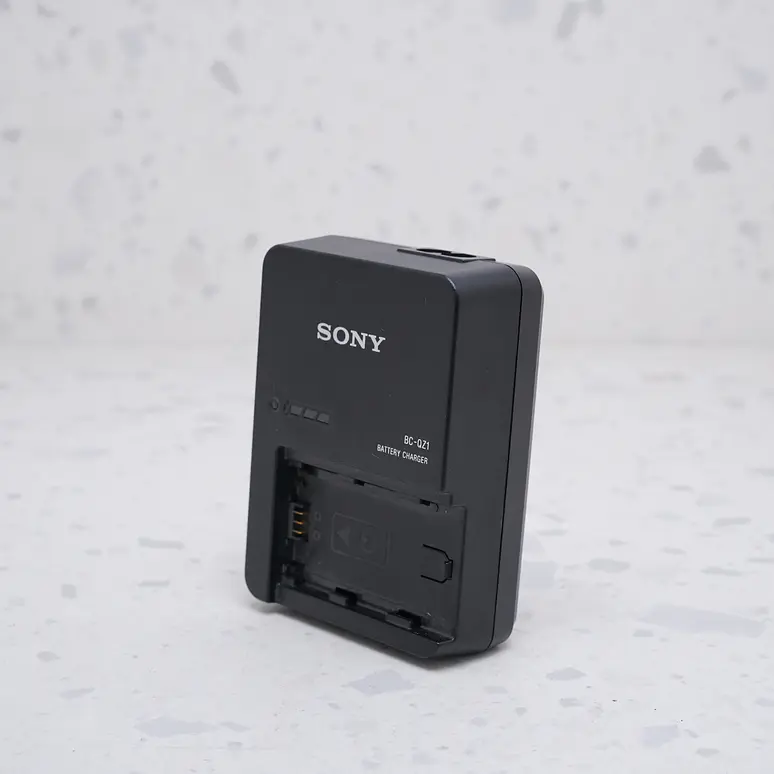 Cargador Sony BC-QZ1 - USADO 2