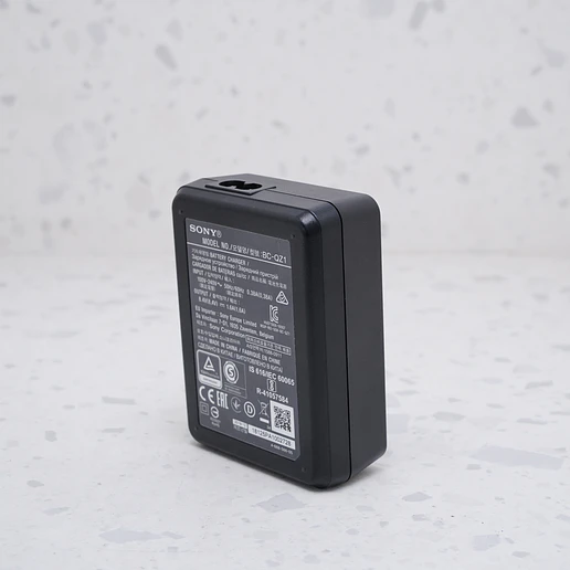 Cargador Sony BC-QZ1 - USADO 3