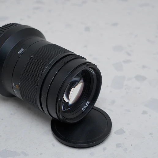 KIPON Elegant 90mm f/2.4 para Nikon Z - USADO 4