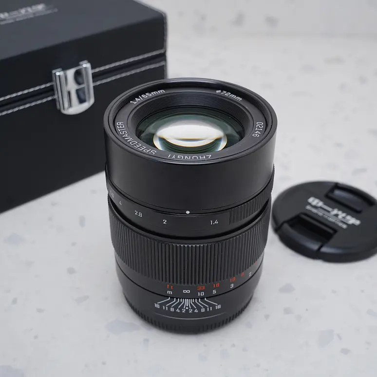 Mitakon Zhongyi Speedmaster 65mm f/1.4 FUJIFILM G - USADO 2