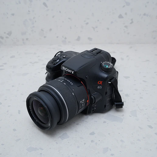 Sony Alpha SLT-A65 DSLR + 18-55mm 2