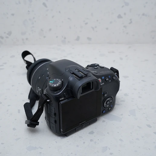 Sony Alpha SLT-A65 DSLR + 18-55mm 3