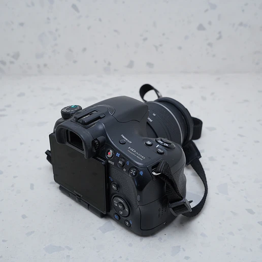 Sony Alpha SLT-A65 DSLR + 18-55mm 5