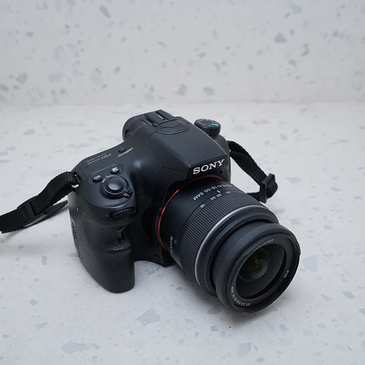 Sony Alpha SLT-A65 DSLR + 18-55mm 4