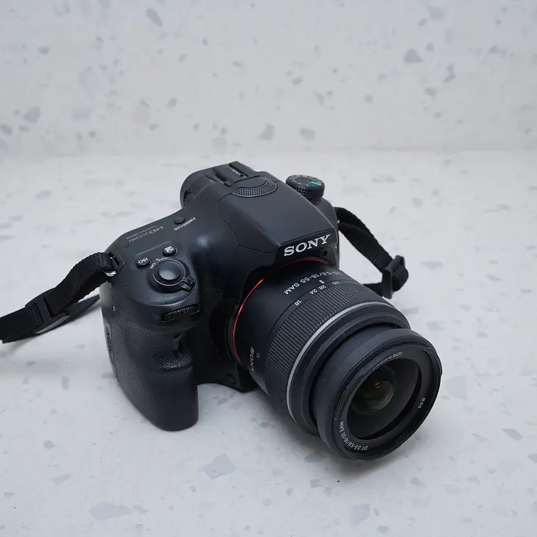 Sony Alpha SLT-A65 DSLR + 18-55mm 4