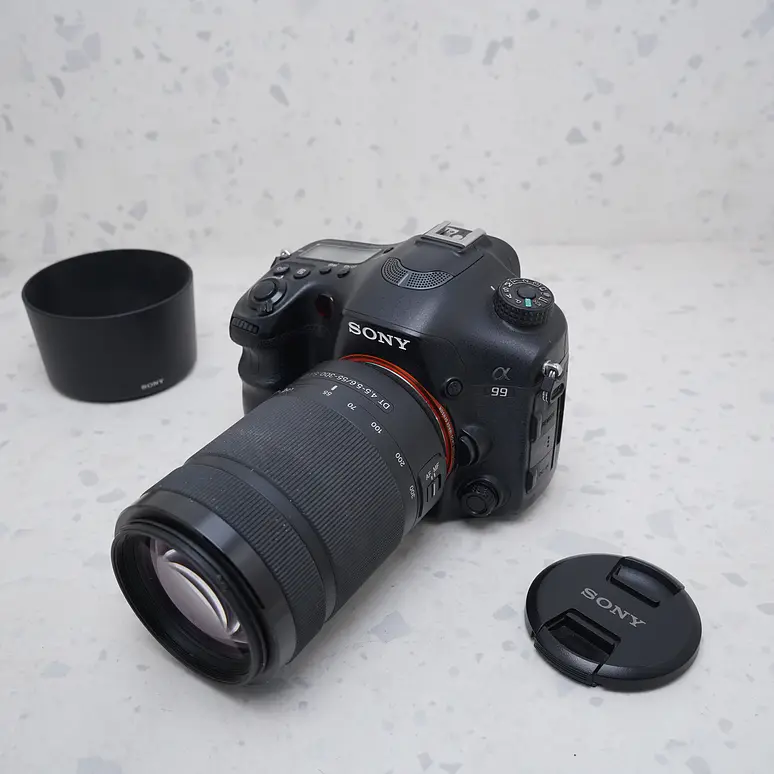 Sony Alpha 99 + 55-300mm f/4.5-5.6 + 100mm f/2.8 Macro - USADO 2