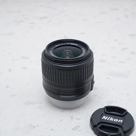 Nikon AF-S DX NIKKOR 18-55mm f/3.5-5.6G VR II - USADO 3
