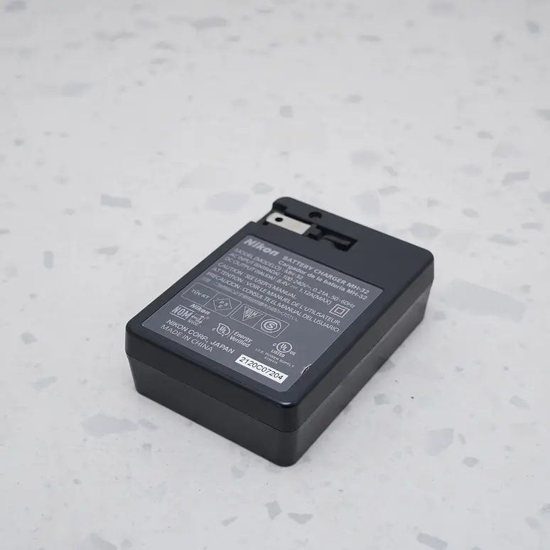 Nikon MH-32 - USADO 3