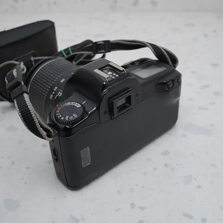 Canon EOS 1000 + 28-90mm - USADO 3