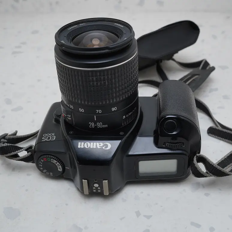 Canon EOS 1000 + 28-90mm - USADO 6