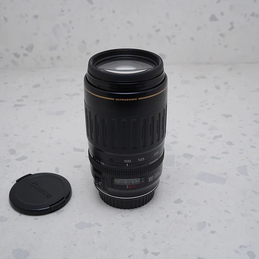 100-300mm f/4.5-5.6 USM - USADO 3