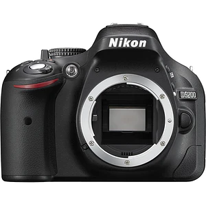 Nikon D5200 (Body) - USADO