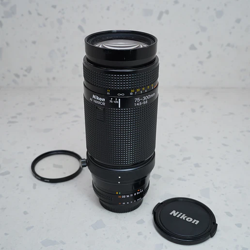 Nikon AF Nikkor 75-300mm f/4.5-5.6 - USADO 1