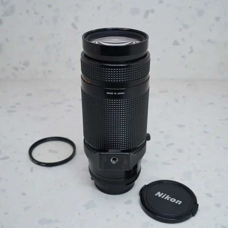 Nikon AF Nikkor 75-300mm f/4.5-5.6 - USADO 2