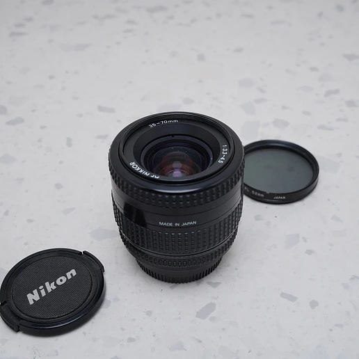 Nikon AF Zoom-Nikkor 35-70mm f/3.3-4.5 - USADO 2