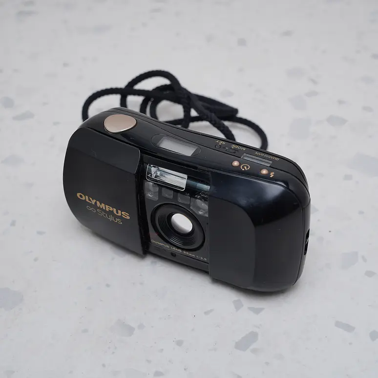 Olympus mju: (Infinity Stylus) - USADO 1