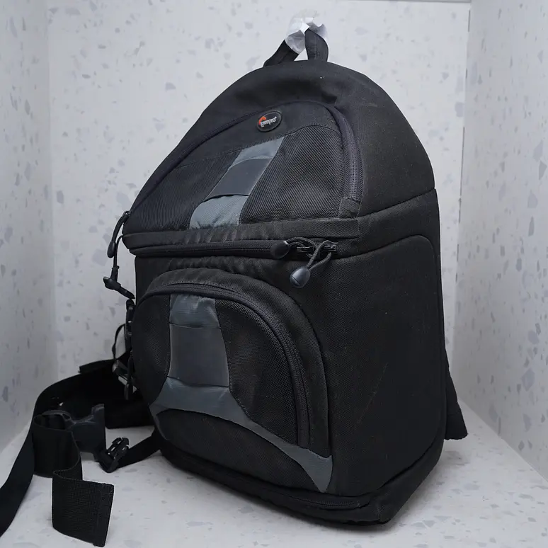 Lowepro SlingShot 200 AW  2