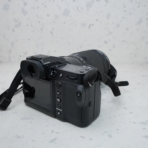 Fujifilm GFX 100S + Fujinon GF 45-100mm F4 R LM OIS WR - USADO 3