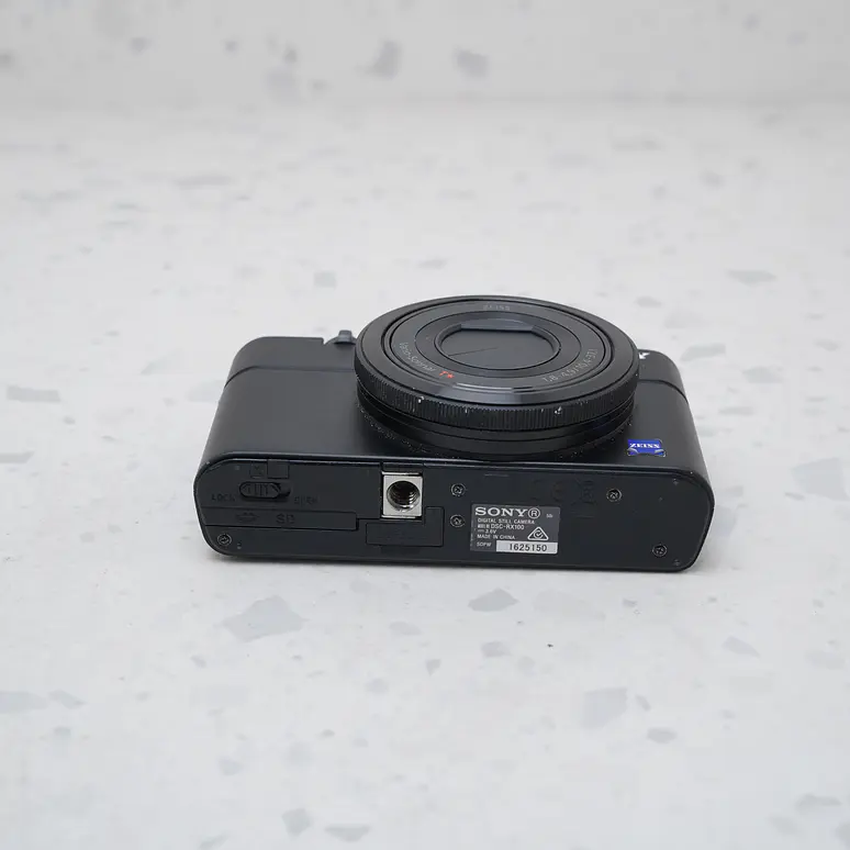 Sony Cyber-shot DSC-RX100 - USADO 5
