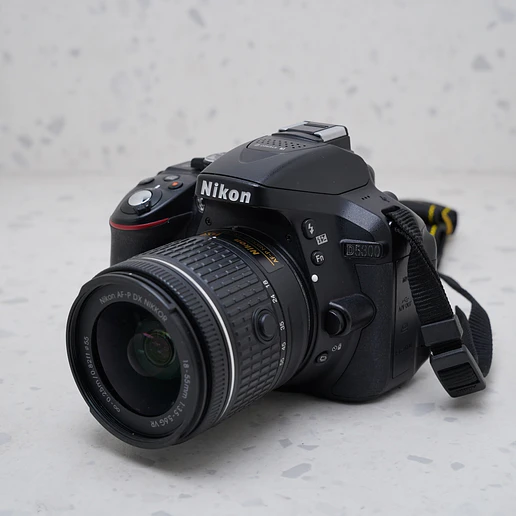Nikon D5300 + 18-55mm - USADO 3