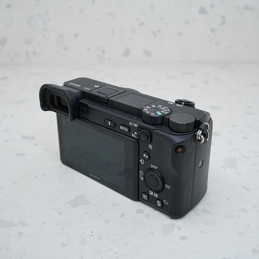 Sony A6400 - USADO 6