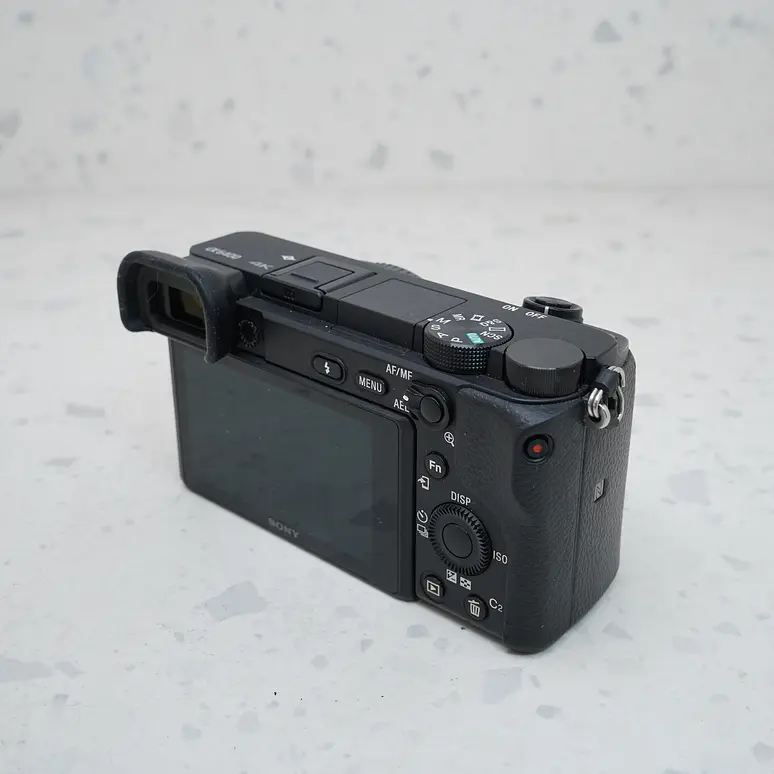 Sony A6400 - USADO 6