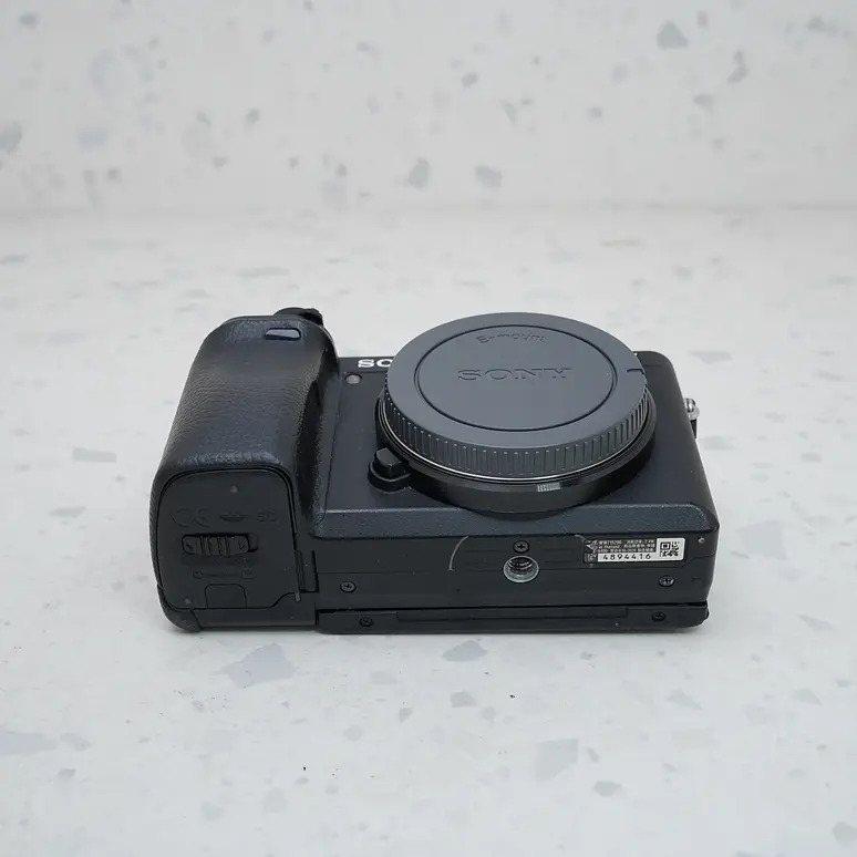 Sony A6400 - USADO 8
