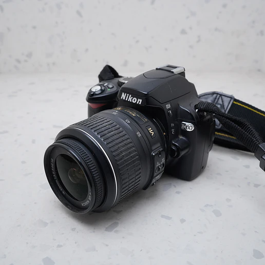 Nikon D60 + 18-55mm - USADO 2