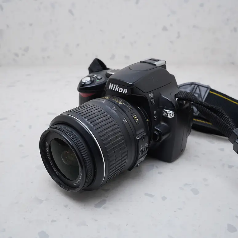 Nikon D60 + 18-55mm - USADO 2