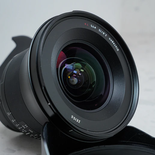 ZEISS Milvus 15mm f/2.8 ZF.2 para Nikon F - USADO 4